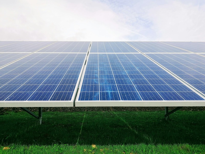 Panneaux solaires photovoltaïques au sol